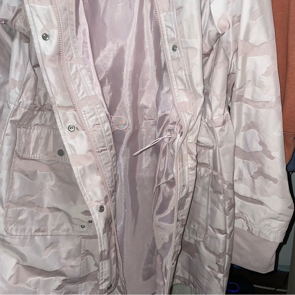 Pink camo rain jacket - Picture 5 of 5